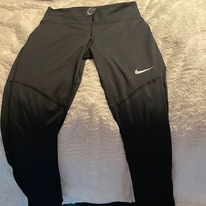 Black Nike leggings